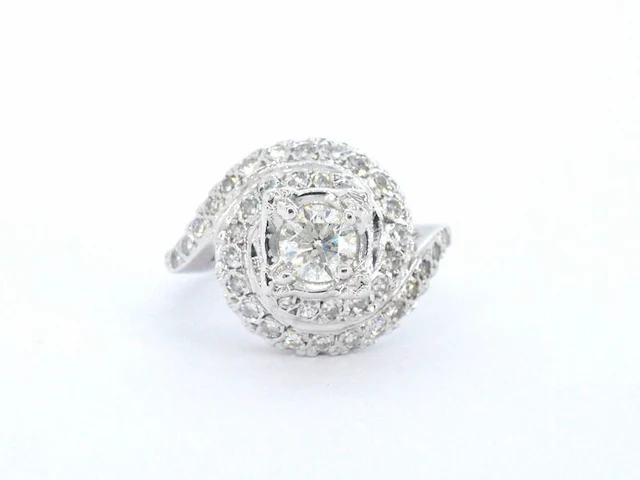 Witgouden ring met diamanten - afbeelding 6 van  9