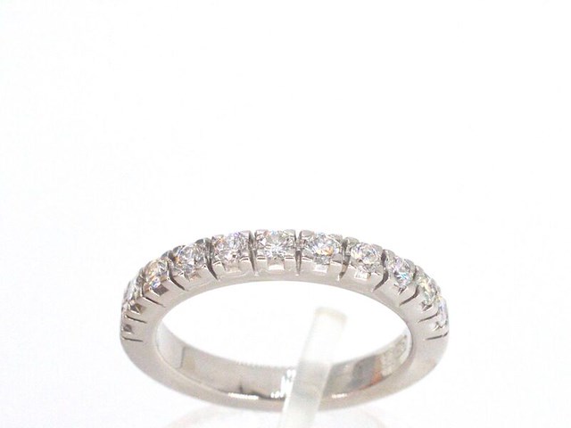 Witgouden ring met diamanten - afbeelding 1 van  5