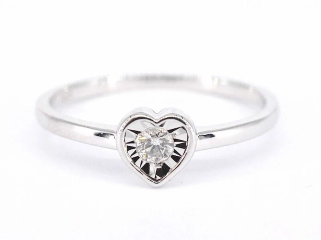 Witgouden ring met een briljant geslepen diamant in hartvorm - afbeelding 7 van  10