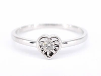 Witgouden ring met een briljant geslepen diamant in hartvorm - afbeelding 7 van  10