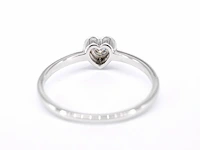 Witgouden ring met een briljant geslepen diamant in hartvorm - afbeelding 8 van  10