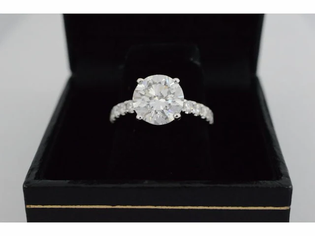 Witgouden ring met een briljant geslepen diamant totaal 2.87 carat (gecertificeerd) - afbeelding 3 van  8