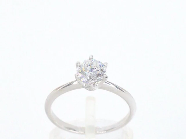 Witgouden ring met een briljant geslepen diamant van 1.50 carat - afbeelding 1 van  11
