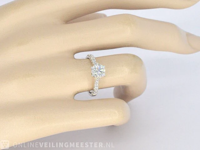 Witgouden ring met een diamant van 1.00 carat - afbeelding 2 van  8