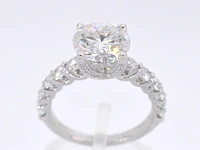 Witgouden ring met een diamant van 2.00 carat