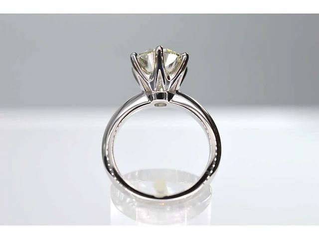 Witgouden ring met een grote briljant geslepen diamant van 5.06 carat - afbeelding 3 van  6