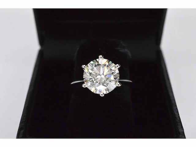 Witgouden ring met een grote briljant geslepen diamant van 5.06 carat - afbeelding 4 van  6