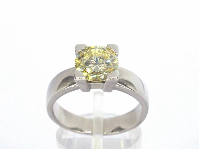 Witgouden ring met een grote fancy yellow diamant van 2.40 carat - afbeelding 1 van  8