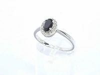 Witgouden ring met een grote zwarte diamant en natuurlijke witte diamanten - afbeelding 4 van  7