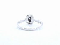 Witgouden ring met een grote zwarte diamant en natuurlijke witte diamanten - afbeelding 6 van  7