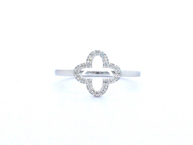 Witgouden ring met een open klaver vier motief gezet met diamanten - afbeelding 1 van  8