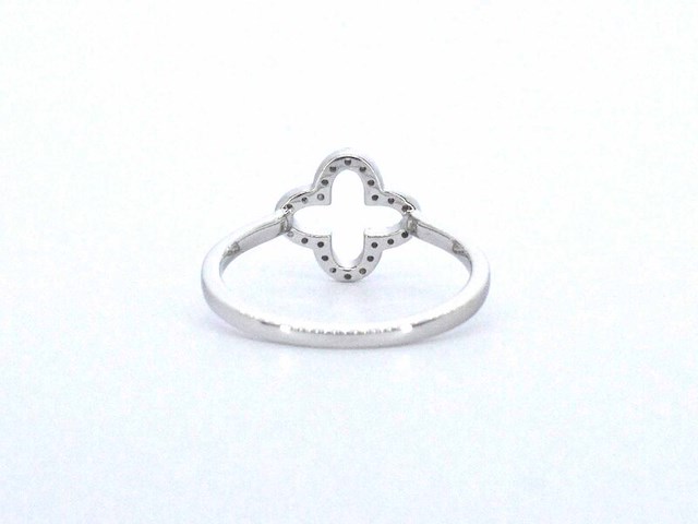 Witgouden ring met een open klaver vier motief gezet met diamanten - afbeelding 6 van  8