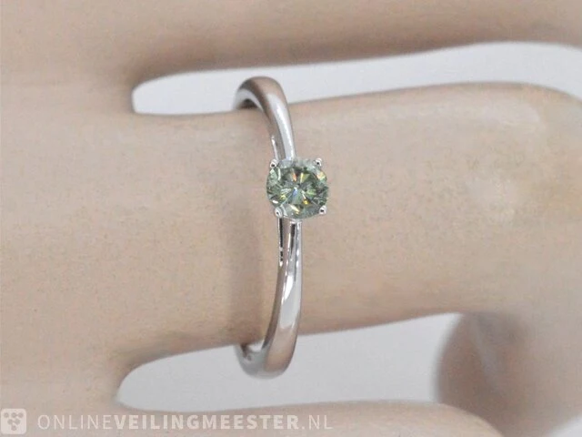 Witgouden ring met groene diamant - afbeelding 2 van  9