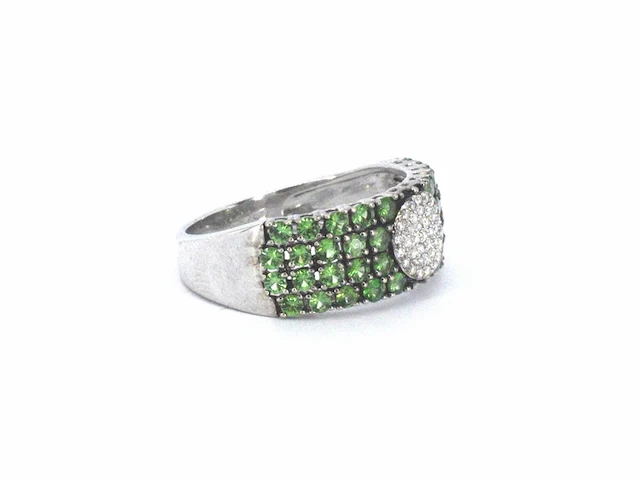 Witgouden ring met natuurlijke diamanten en groene natuurlijke edelstenen - afbeelding 3 van  8