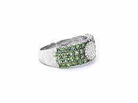 Witgouden ring met natuurlijke diamanten en groene natuurlijke edelstenen - afbeelding 3 van  8