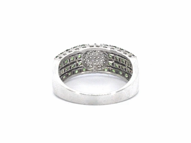 Witgouden ring met natuurlijke diamanten en groene natuurlijke edelstenen - afbeelding 5 van  8