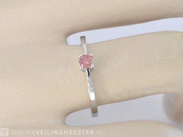 Witgouden ring met roze diamant (igi gecertificeerd) - afbeelding 3 van  10