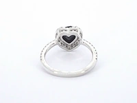 Witgouden ring met witte en zwarte diamant - afbeelding 9 van  11