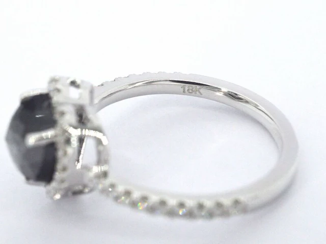Witgouden ring met witte en zwarte diamant - afbeelding 11 van  11