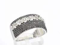 Witgouden ring met zwarte diamanten - afbeelding 6 van  11