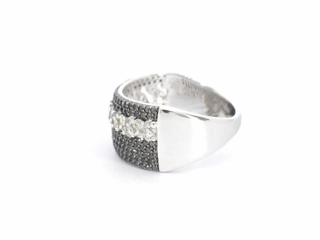 Witgouden ring met zwarte diamanten - afbeelding 7 van  11