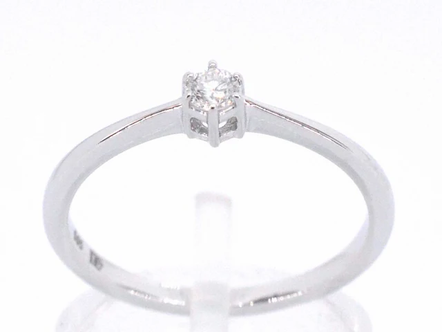 Witgouden ring solitaire met een briljant geslepen diamant - afbeelding 1 van  11