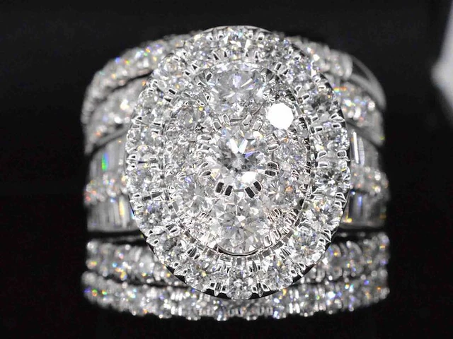 Witgouden ring vol gezet met diamanten 5.50 carat - afbeelding 1 van  6