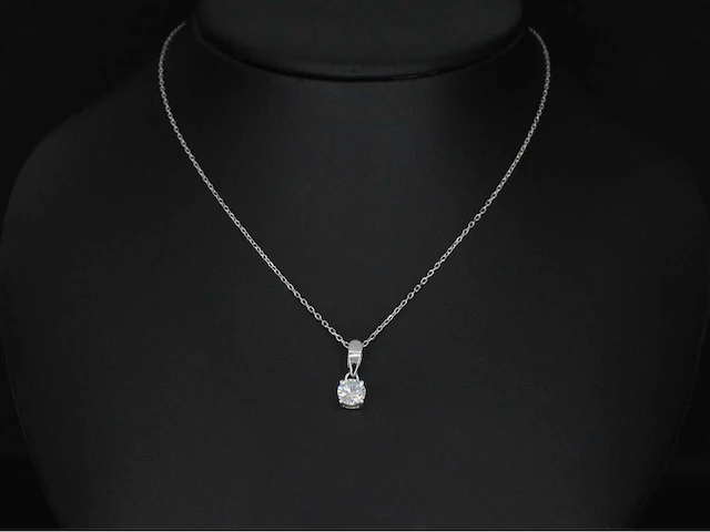 Witgouden solitair hanger met een briljant geslepen diamant van 0.37 carat - afbeelding 2 van  7