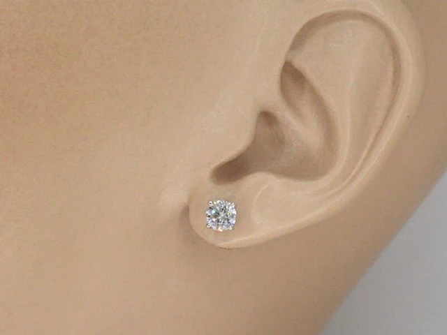 Witgouden solitair oorbellen met briljant geslepen diamanten 1.00 carat - afbeelding 2 van  7