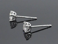 Witgouden solitair oorbellen met briljant geslepen diamanten 1.00 carat - afbeelding 5 van  7