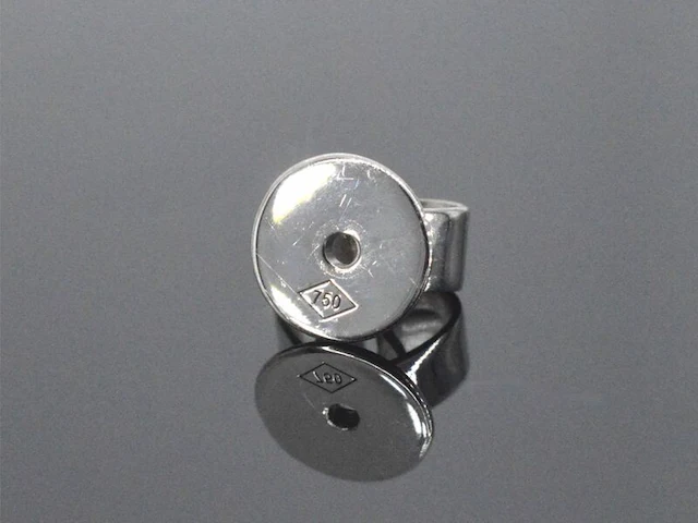 Witgouden solitair oorbellen met briljant geslepen diamanten 1.00 carat - afbeelding 7 van  7