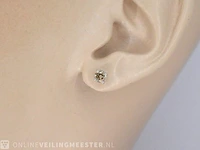 Witgouden solitair oorbellen met cognac diamanten - afbeelding 2 van  8