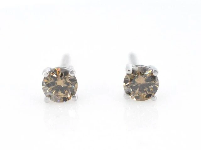 Witgouden solitair oorbellen met cognac diamanten - afbeelding 6 van  8