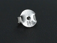 Witgouden solitair oorbellen met diamant 0.68 carat - afbeelding 8 van  8