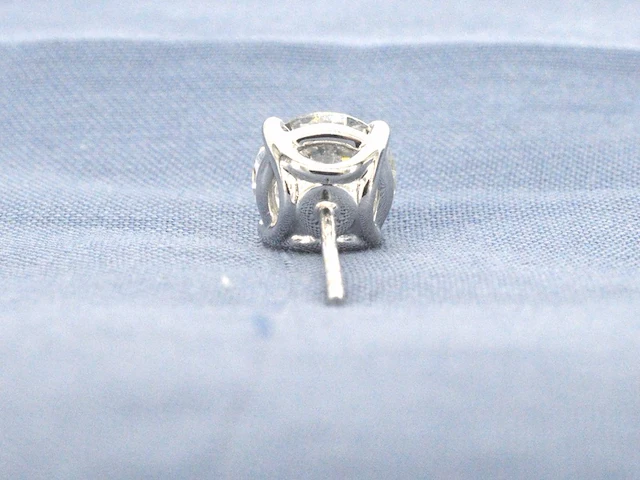 Witgouden solitair oorbellen van zeer hoge kwaliteit 4.00 carat totaal met hrd certificaten - afbeelding 3 van  15