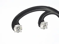Witgouden solitair oorbellen van zeer hoge kwaliteit 4.00 carat totaal met hrd certificaten - afbeelding 9 van  15