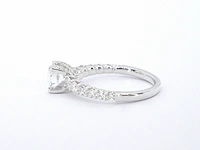 Witgouden solitair ring met 1.00 carat briljant geslepen middensteen en briljant diamanten - afbeelding 4 van  9