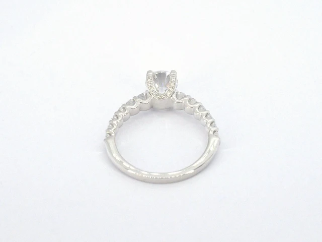 Witgouden solitair ring met 1.00 carat briljant geslepen middensteen en briljant diamanten - afbeelding 8 van  9