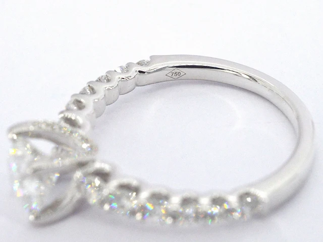Witgouden solitair ring met 1.00 carat briljant geslepen middensteen en briljant diamanten - afbeelding 9 van  9