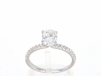 Witgouden solitair ring met 1.00 carat ovaal geslepen diamant en briljant geslepen diamanten - afbeelding 2 van  10