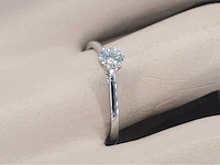 Witgouden solitair ring met een briljant geslepen diamant van 0.24 carat - afbeelding 2 van  9