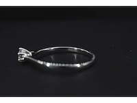 Witgouden solitair ring met een briljant geslepen diamant van 0.24 carat - afbeelding 7 van  9
