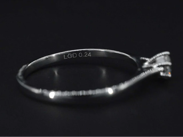 Witgouden solitair ring met een briljant geslepen diamant van 0.24 carat - afbeelding 8 van  9
