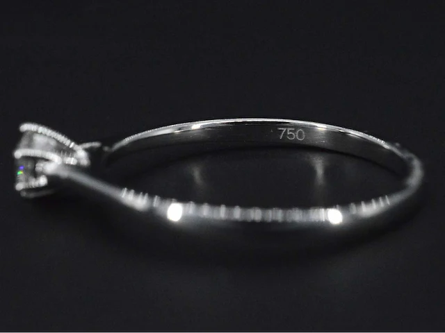 Witgouden solitair ring met een briljant geslepen diamant van 0.24 carat - afbeelding 9 van  9