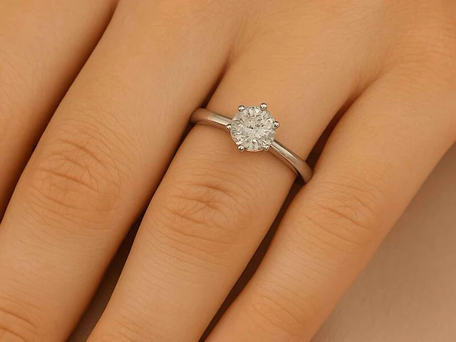 Witgouden solitair ring met een briljant geslepen diamant van 1.00 carat - afbeelding 2 van  4