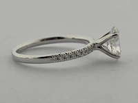 Witgouden solitair ring met ovaal geslepen diamant en briljant diamanten ( igi gecertificeerd ) - afbeelding 7 van  10