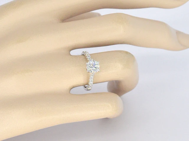 Witgouden solitair ring met totaal 1.35 carat natuurlijke diamanten met hrd certificaat - afbeelding 2 van  9