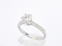 Witgouden solitair ring met totaal 1.35 carat natuurlijke diamanten met hrd certificaat - afbeelding 3 van  9