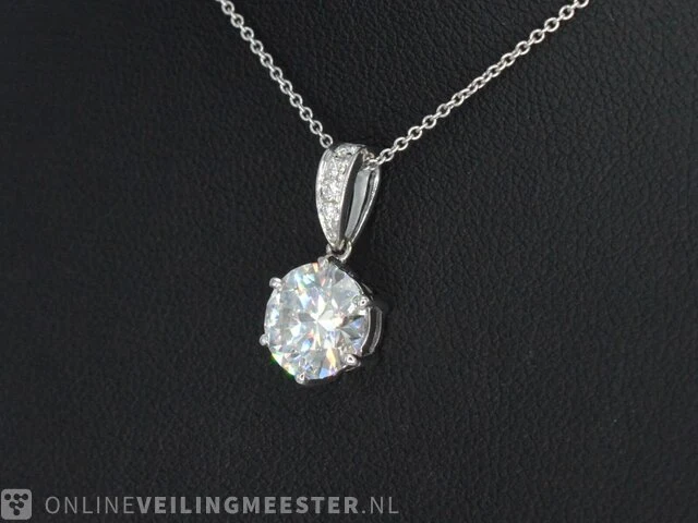 Witgouden solitaire hanger met een diamant van 1.50 carat - afbeelding 3 van  6