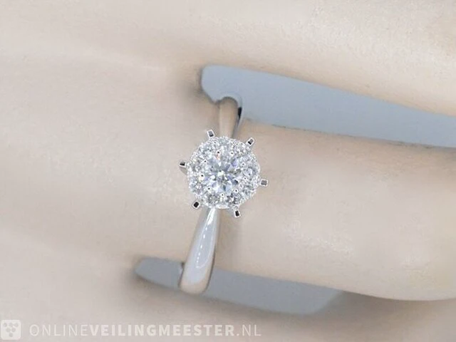 Witgouden solitaire ring met diamanten - afbeelding 2 van  7